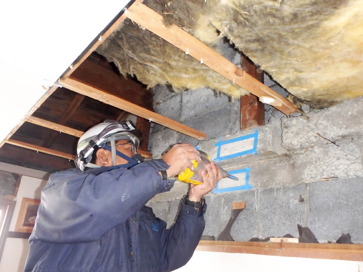 INDIのコンクリート圧縮強度 建物のコンクリートが設計強度を満たしているか検査します。